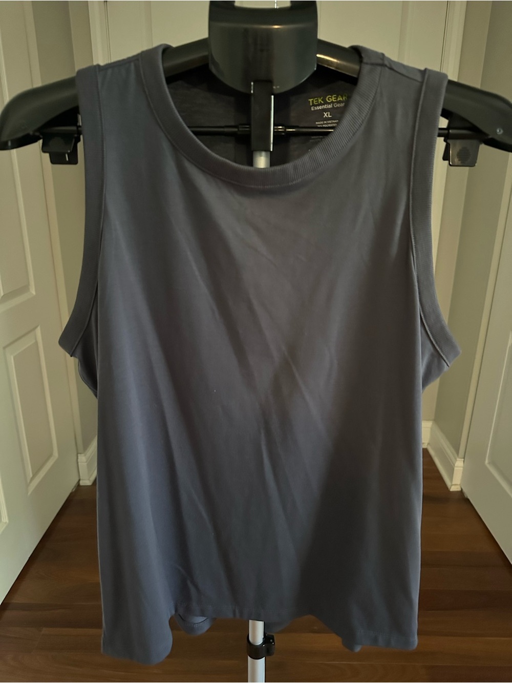 tek gear Women's Sleeveless Crewneck Tank Top - Charcoal